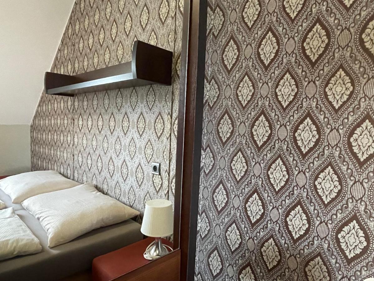 Hotel Veveri Veverska Bityska Екстер'єр фото