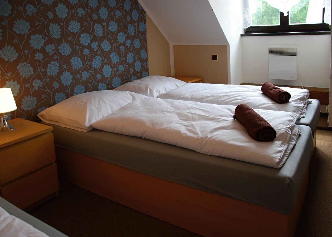 Hotel Veveri Veverska Bityska Екстер'єр фото